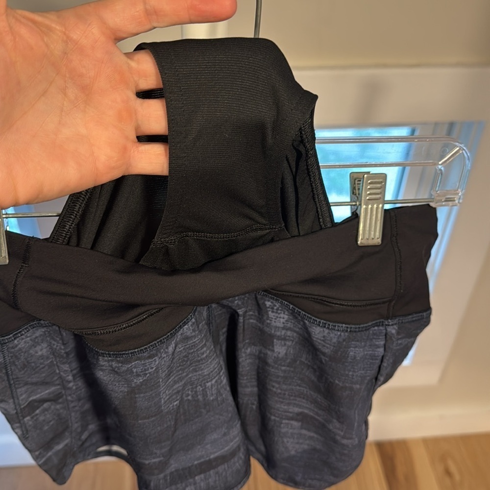 Lululemon Run Speed Short 4-way Stretch, Size 4 - Picture 3 of 5
